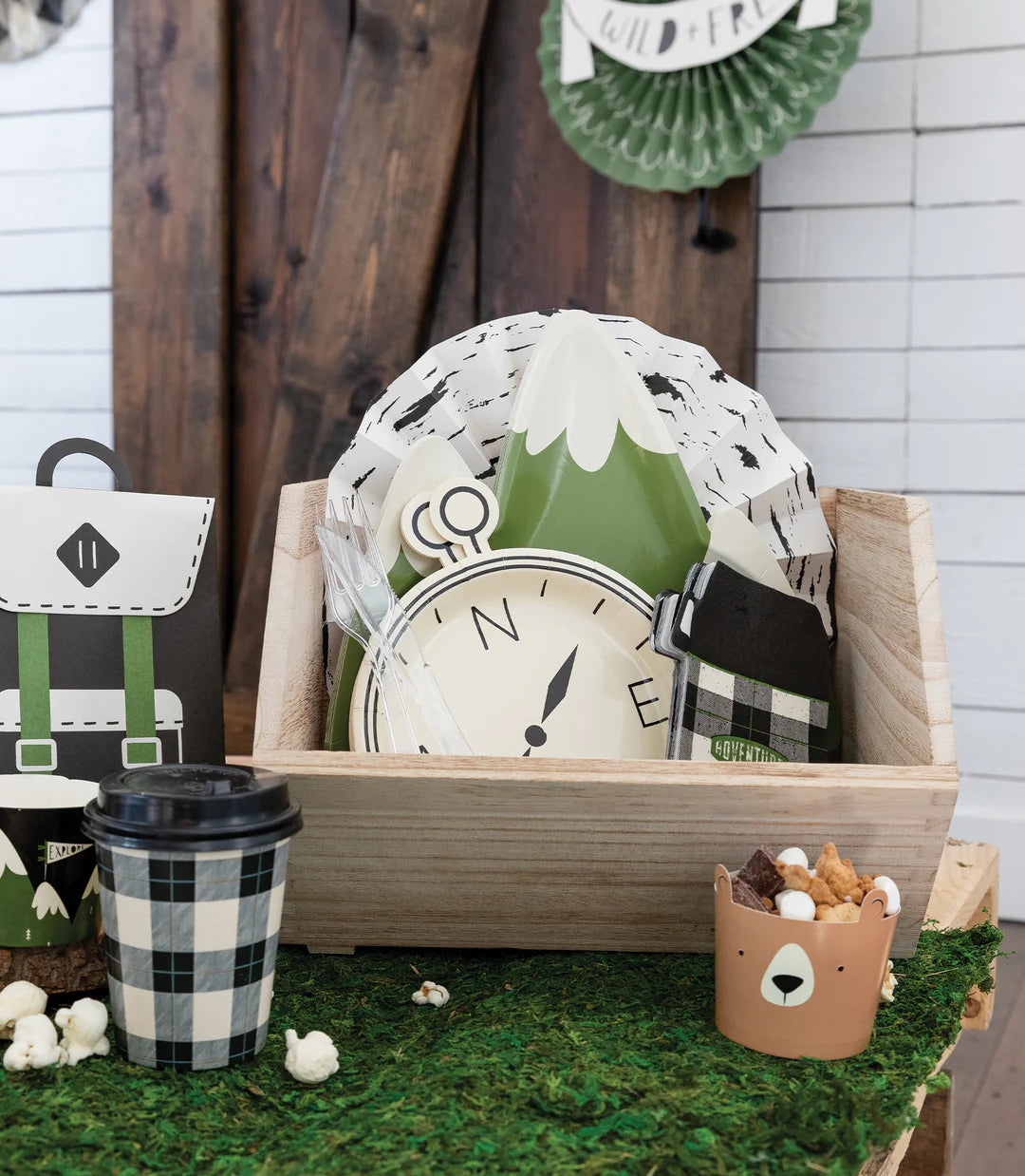 ADVENTURE THERMOS SHAPED NAPKIN